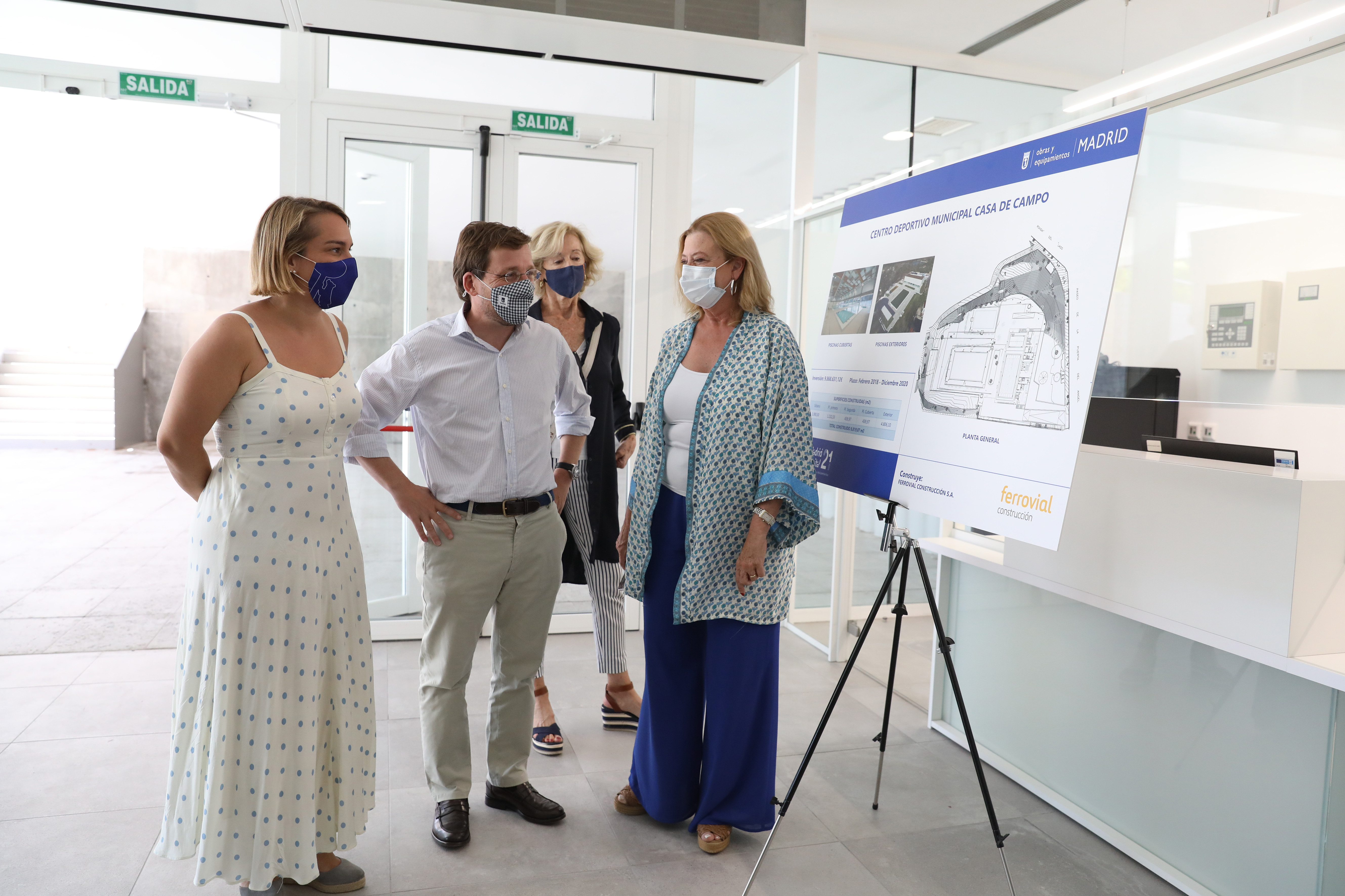 El alcalde de Madrid, José Luis Martínez-Almeida, junto a la delegada de Obras y Equipamientos, Paloma García Romero y la concejala de Moncloa-Aravaca, Loreto Sordo
